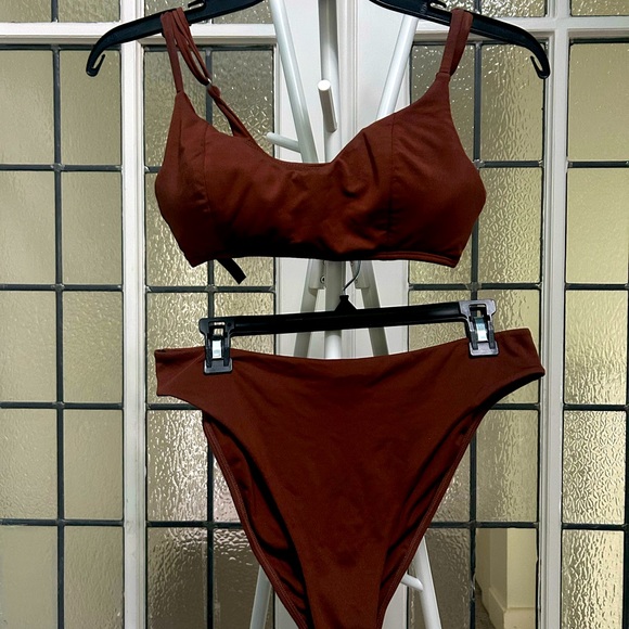 Top + Bottom Urban Outfitters Bikini 👙✨🌺 - Picture 3 of 7